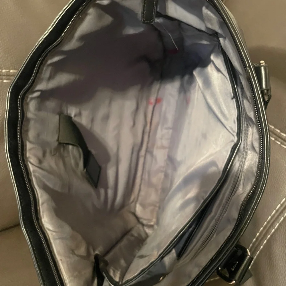 Franklin Covey Black laptop bag/purse.